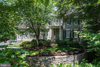 8101 Tomlinson Ave, Bethesda, MD 20817