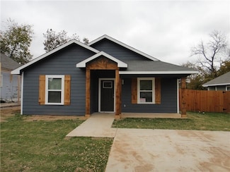 709 W Hull St, Denison, TX 75020