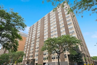 3033 N Sheridan Rd Unit 1206, Chicago, IL 60657