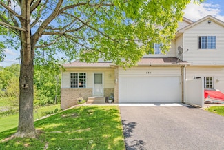 6841 Benton Cir Unit 10, Inver Grove Heights, MN 55076