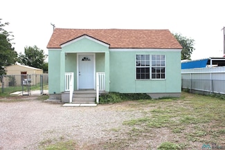504 W Argyle St, Hagerman, NM 88232