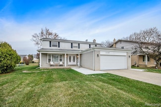 22180 Ivanhoe Ln, Southfield, MI 48034