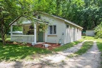 13500 Jewett St, Gowen, MI 49326