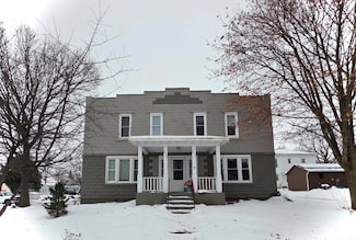210 Park Ave, Strawberry Point, IA 52076