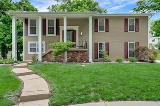 1137 Great Falls Ct, Ballwin, MO 63021