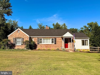 1506 Hollindale Dr, Alexandria, VA 22306