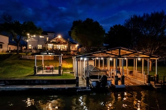 202 Bridgepoint Dr, Kingsland, TX 78639