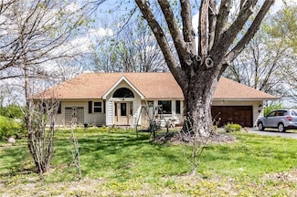 223 SE 131st Rd, Warrensburg, MO 64093