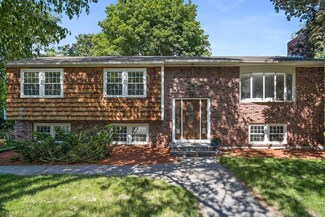 6 Morningside Cir, Woburn, MA 01801