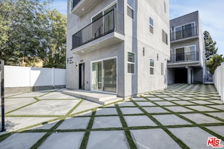 10826 1/2 Hesby St, Los Angeles, CA 91601