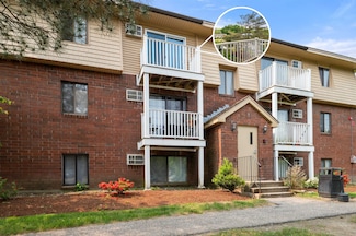 311 Lita Ln, Newmarket, NH 03857