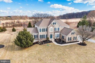 72 Hollow Dr, Malvern, PA 19355
