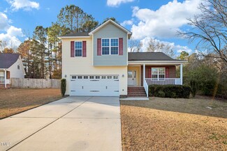 128 Rocktree Ct, Raeford, NC 28376