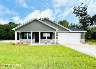 612 Macy Place, Hubert, NC 28539