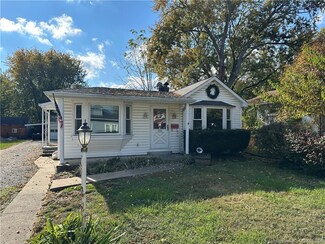 1021 N Taggart Ave, Clarksville, IN 47129