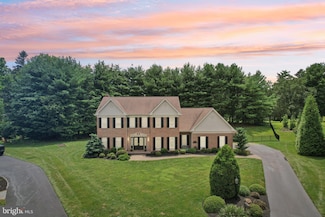 8 Heatherstone Way, Thornton, PA 19373
