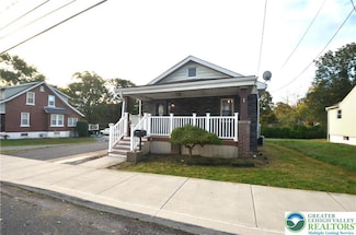 804 W State St, Coopersburg, PA 18036