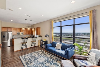 270 4th St E Unit 509, Saint Paul, MN 55101