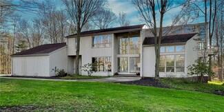 80 Willow Wood Ln, Chagrin Falls, OH 44022