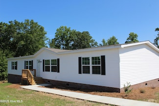205 Grove Run Dr, Warsaw, NC 28398