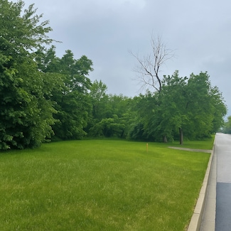 9601 W 57th St, Countryside, IL 60525