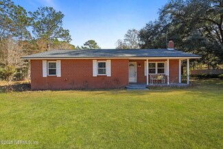 15723 Parete Rd, Jacksonville, FL 32218