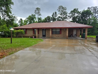 530 Easterbrook St, Bay Saint Louis, MS 39520