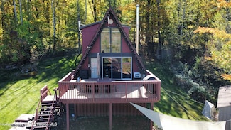 89 Pine Ln, Hunter, NY 12442
