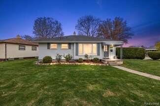 29635 Dembs Dr, Roseville, MI 48066