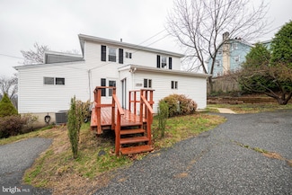 836 Hill Rd, Aston, PA 19014