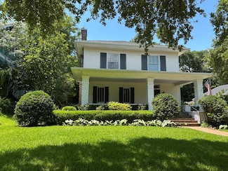 832 N 6th Ave, Laurel, MS 39440