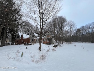 86 E Honey Hollow Rd, Earlton, NY 12058