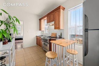 25 Bogart St Unit 2-N, Brooklyn, NY 11206