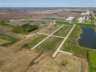 1 Chesterfield Dr, Waterman, IL 60556