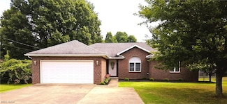 527 Valley Manor Ln, Williamstown, WV 26187