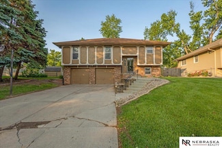15161 R St, Omaha, NE 68137