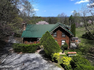 577 Thomas Loop Rd, Sevierville, TN 37876