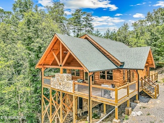 1448 Red Cedar Ln, Sevierville, TN 37876