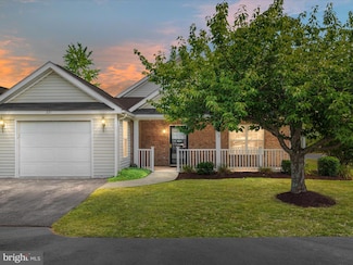 221 Crestwood Ln, Winchester, VA 22602