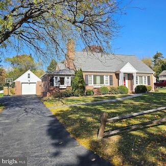 5940 6th St, Falls Church, VA 22041