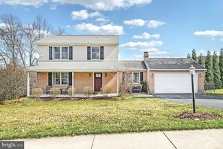 121 Boxwood Rd, Manchester, PA 17345