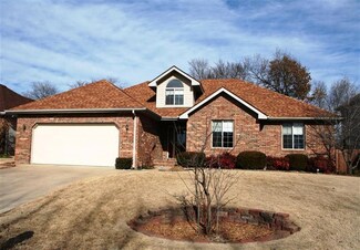 3355 E Lark St, Springfield, MO 65804