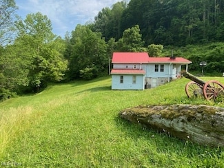 8710 Clay Rd, Left Hand, WV 25251