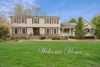 8 Armand Ct, Holmdel, NJ 07733