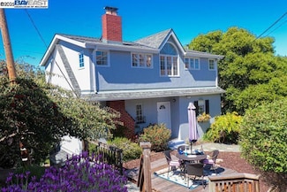 828 Everett Ave, Oakland, CA 94602