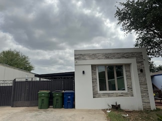 8604 Superior Dr, Laredo, TX 78045