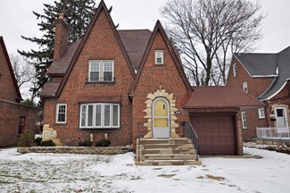 610 N Elmwood Ave, Waukegan, IL 60085