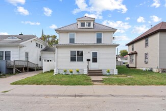 606 Cedar St, Muscatine, IA 52761