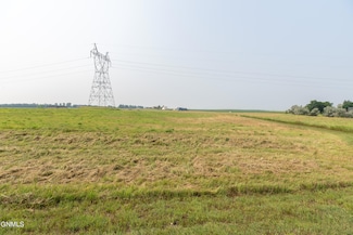 11313 Creek Top Rd, Menoken, ND 58558