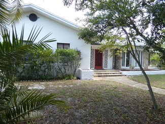 1632 Cleveland St, Clearwater, FL 33755